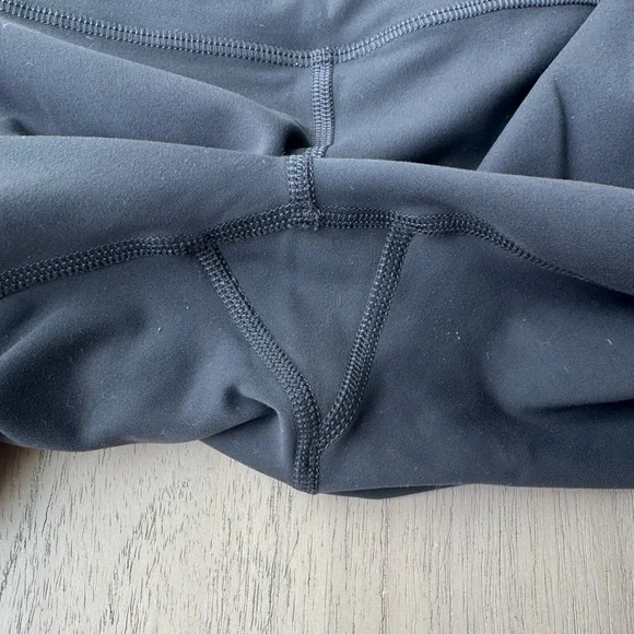 Wunder Train High-Rise Tight with Pockets 28" size 6 Graphite Gray - Picture 3 of 7